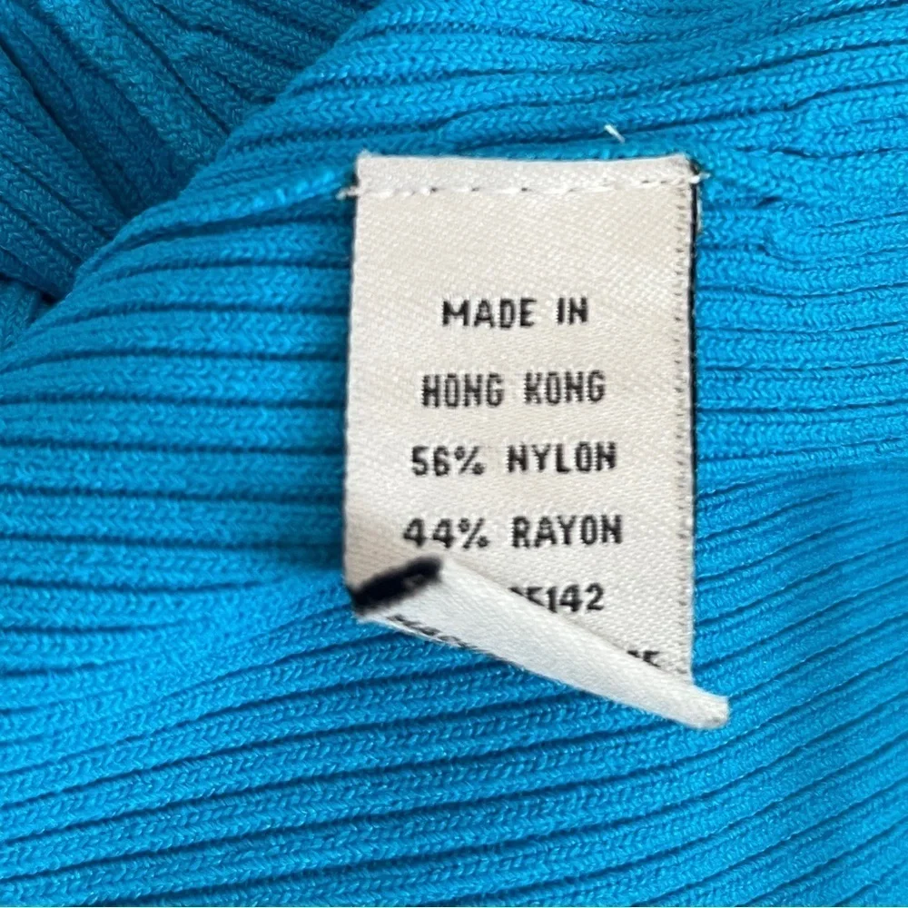 Venini Women’a Aqua Blue Six Button Cardigan Size Medium